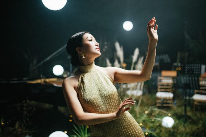 Nhạc Trịnh Không Phải Để Nghe Vui – Mà Để Nghe Lại Chính Mình