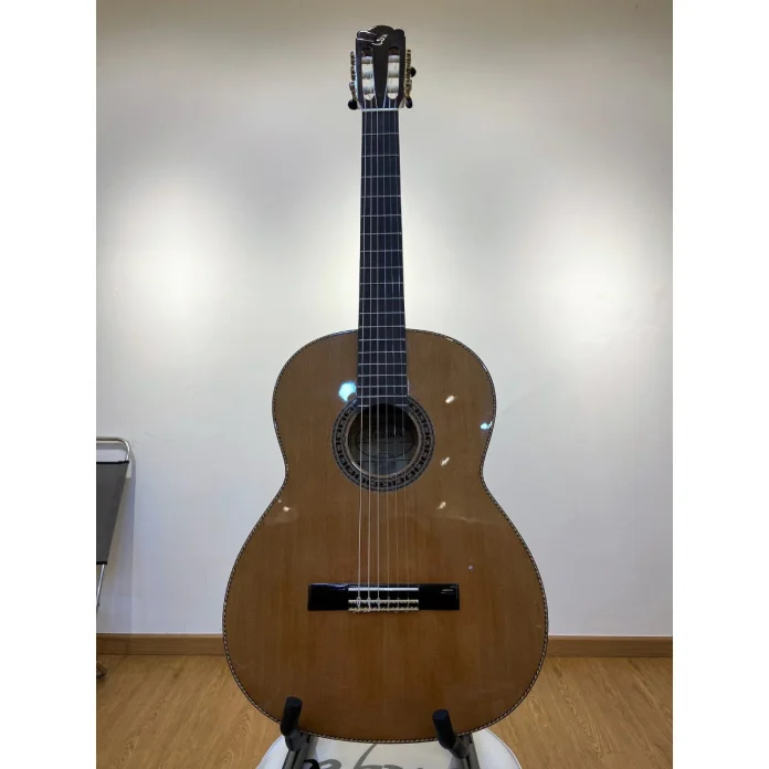 Đàn Guitar Ba Đờn C1300 Dành Cho Ai? Có Phù Hợp Với Người Mới Không?