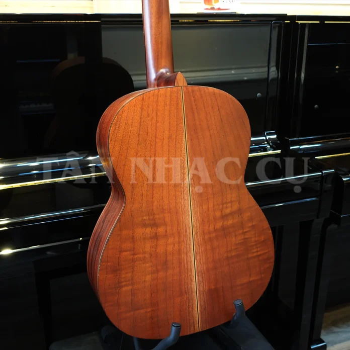 Các Phụ Kiện Cần Mua Khi Mua Đàn Guitar Cho Người Mới